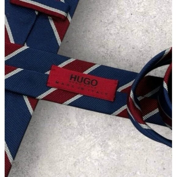 HUGO BOSS RED TAG Silk Tie ITALY Blue Red Striped W:2.5" EUC - Picture 2 of 5